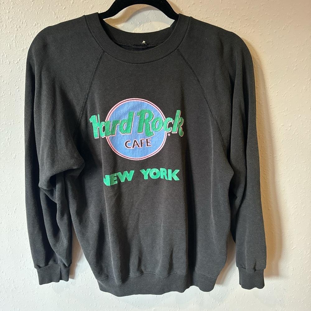 Hard Rock Cafe Vintage crewneck, no tag/size. Unisex fitting, estimate size S